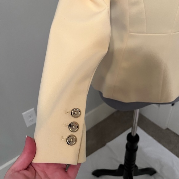 Yellow blazer White House black market - Picture 7 of 9